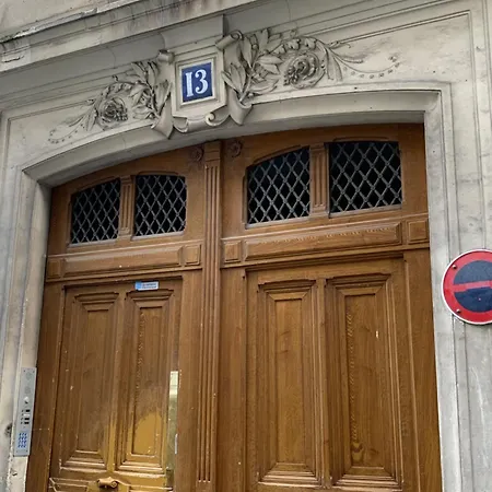 Laurence * Paris